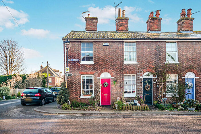 2 Bedroom End Of Terrace House To Rent In Abbey Street, Faversham, Kent, ME13