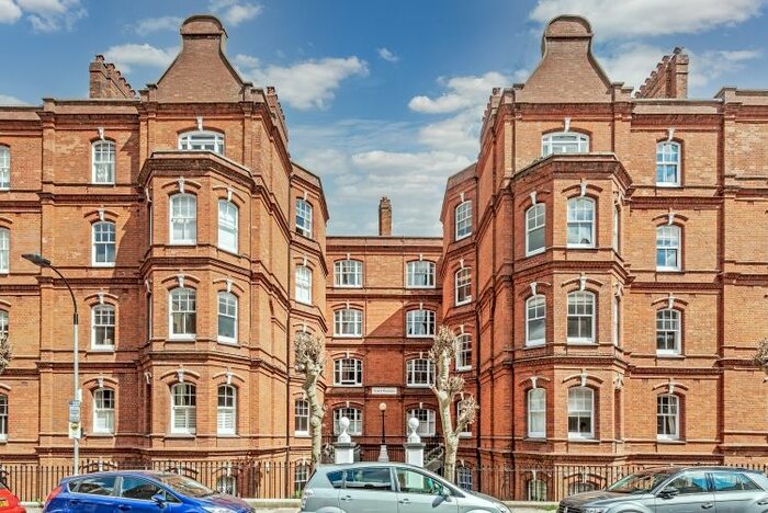 2 Bedroom Flat To Rent In Queen's Club Gardens, London, W14