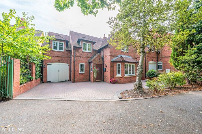 5 Bedroom Detached House For Sale In Glascote Lane, Wilnecote, Tamworth, Staffordshire, B77