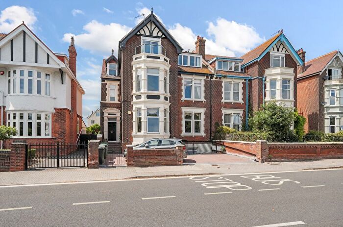 2 Bedroom Flat For Sale In St. Helens Parade, Southsea, Hampshire, PO4