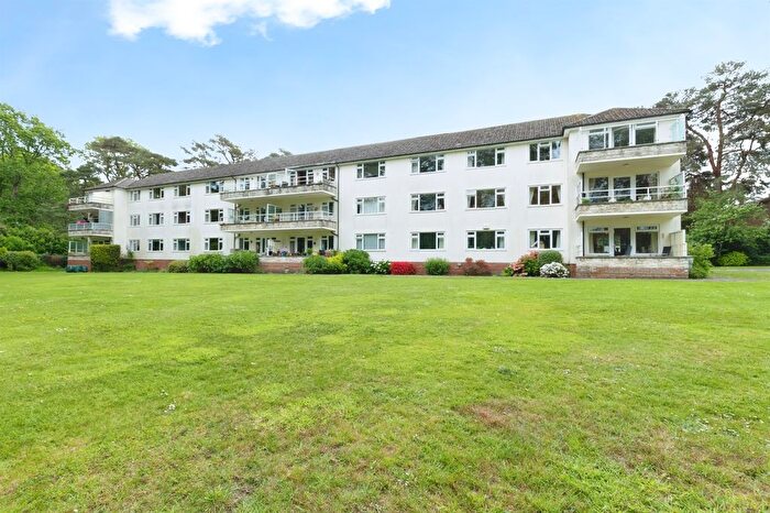 3 Bedroom Flat For Sale In Aldridge Road, Ferndown, BH22