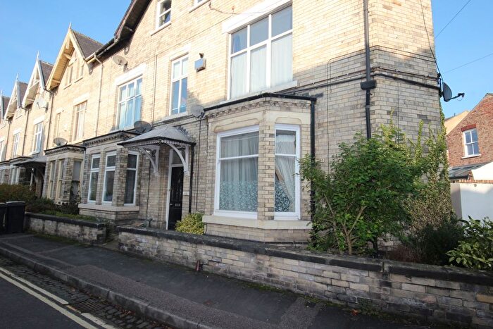 1 Bedroom Flat To Rent In Feversham Crescent, York, YO31