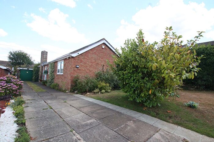 3 Bedroom Bungalow For Sale In Mungo Park Way, Orpington, BR5