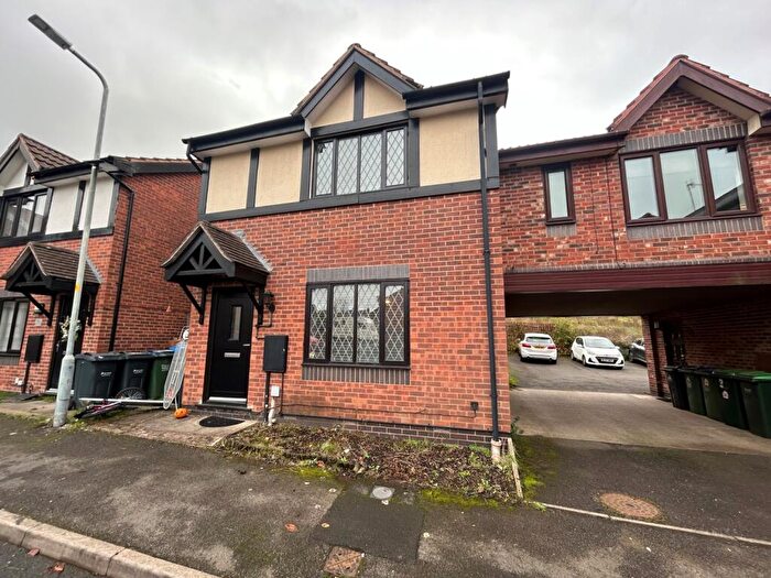 3 Bedroom End Of Terrace House To Rent In Clent Hill Drive, Rowley Regis, West Midlands, B65
