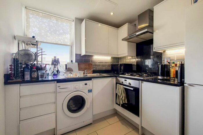 1 Bedroom Flat To Rent In Barrier Point, Royal Docks, London, E16