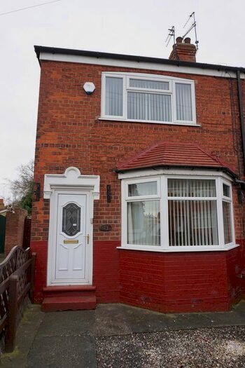 2 Bedroom End Of Terrace House To Rent In Seaton Road, Hull, HU13