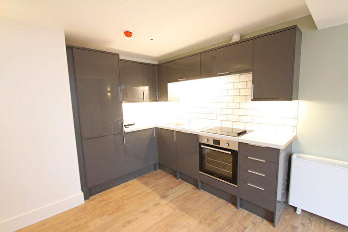 1 Bedroom Apartment To Rent In Broad Street, Banbury, Oxon, OX16