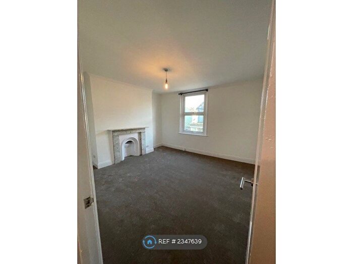 2 Bedroom Flat To Rent In Camden Road, Tunbridge Wells, TN1