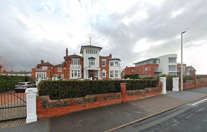 2 Bedroom Apartment To Rent In Sea Road, Wstgate, CT8