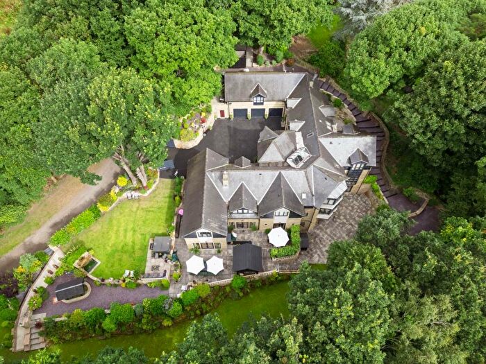 8 Bedroom Detached House For Sale In Craggwood Manor, Horsforth, LS18