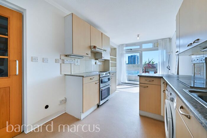 2 Bedroom Flat For Sale In Grantham Road, London, SW9