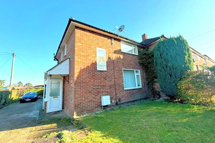 2 Bedroom Terraced House To Rent In Woking, GU21