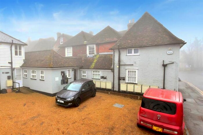1 Bedroom Flat For Sale In Kings House, Headcorn, Ashford, Kent, TN27