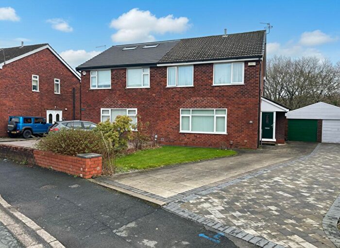 3 Bedroom Semi Detached House For Sale In Rands Clough Drive, Worsley, M28