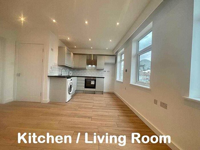 1 Bedroom Flat To Rent In A Blenheim Road, Harrow, HA2