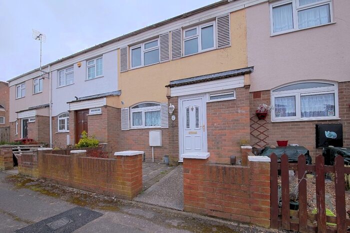 3 Bedroom Terraced House To Rent In Newchurch Road, Slough, SL2