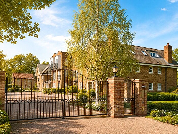 2 Bedroom Flat For Sale In Whittets Ait, Jessamy Road, Weybridge, KT13