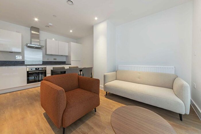 2 Bedroom Flat To Rent In Green Street, London, NW10