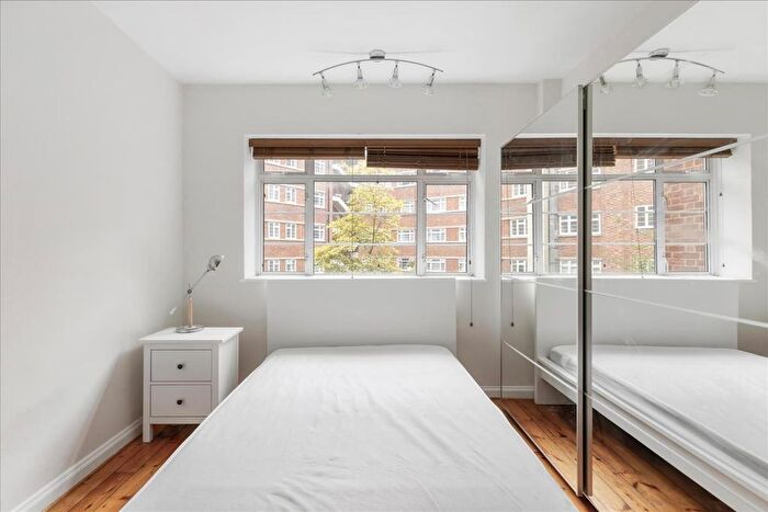 3 Bedroom Flat To Rent In West Kensington Court, London, W14
