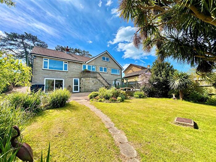 4 Bedroom Detached House For Sale In Totland Bay, Isle Of Wight, PO39