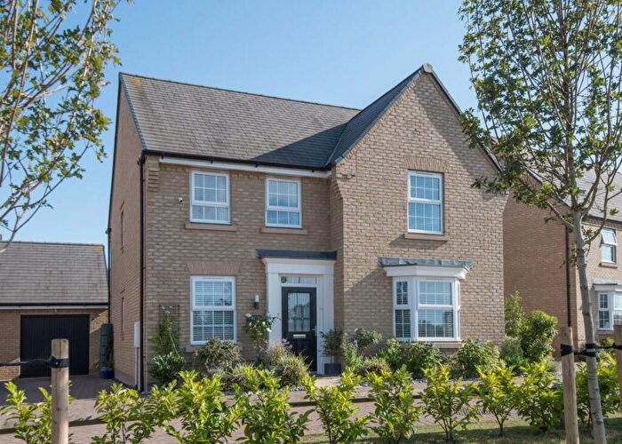 4 Bedroom Detached House For Sale In Great Hall Drive, Bury St Edmunds, IP32