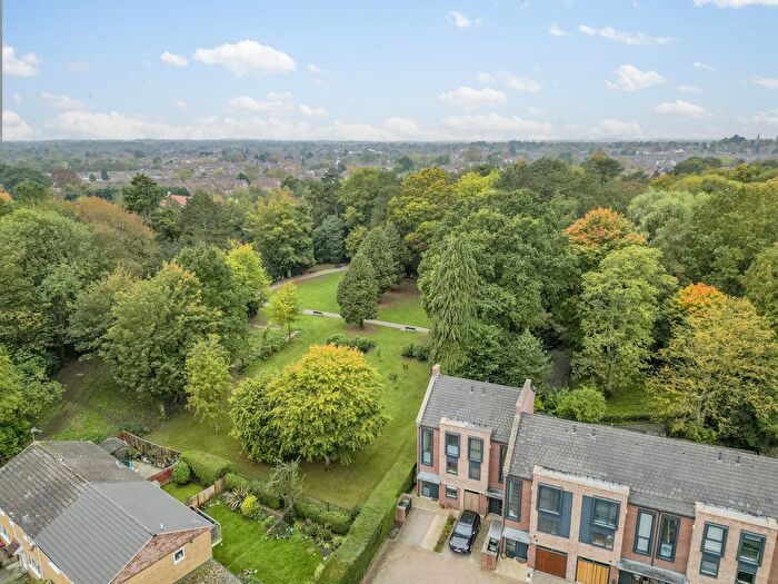 4 Bedroom Town House For Sale In New Lane, York, YO24