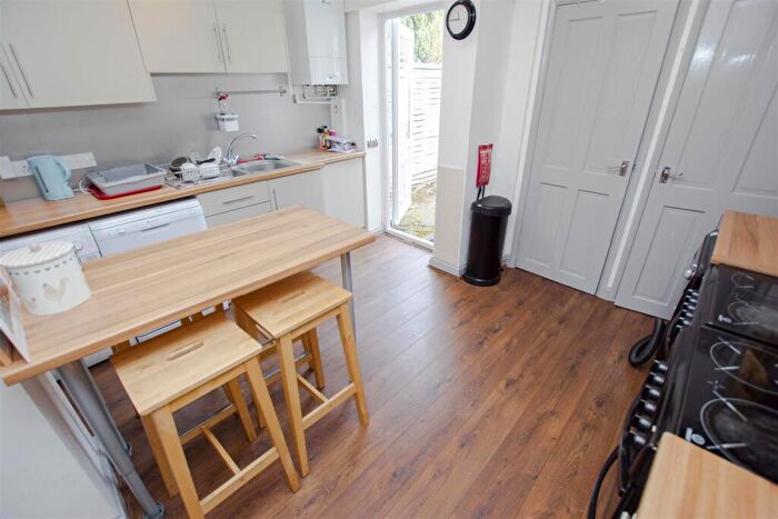 6 Bedroom House To Rent In Dawlish Road, Birmingham, B29