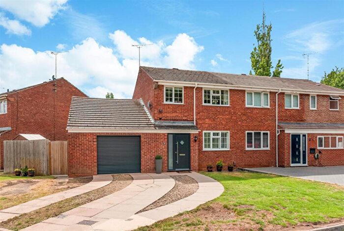 3 Bedroom Semi-Detached House For Sale In Waterloo Close, Wellesbourne, CV35
