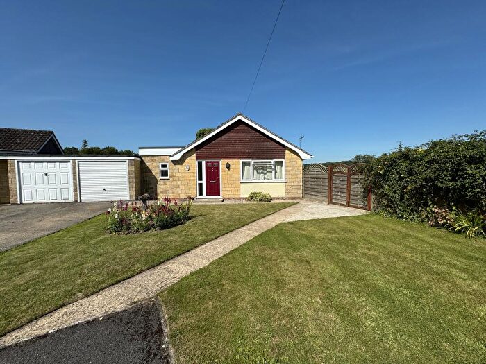 3 Bedroom Bungalow For Sale In St Johns Close - Popular Cul-de-sac Location, SP7