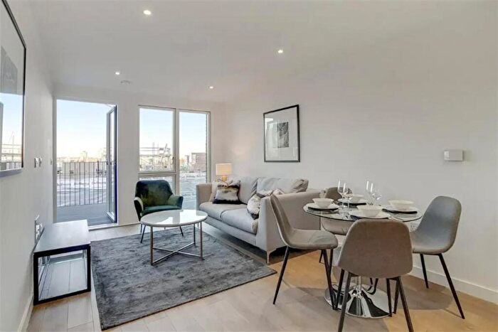 2 Bedroom Apartment To Rent In Pavilions Court, Cooks Road, E15