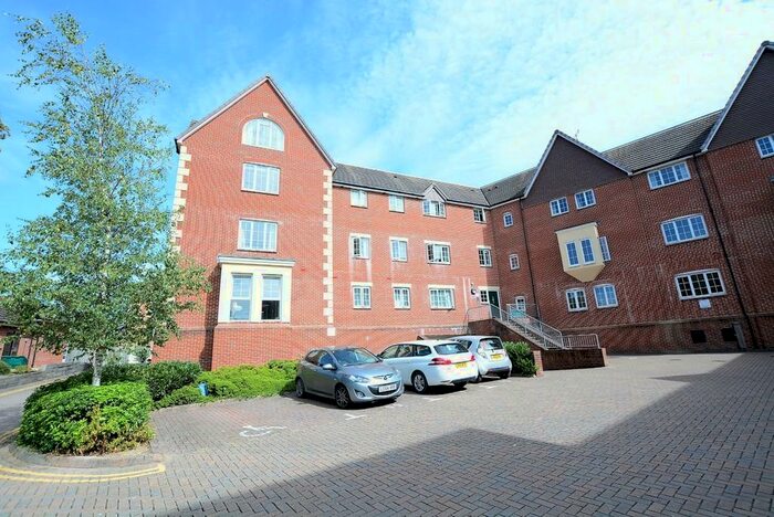 2 Bedroom Apartment To Rent In Peel Close, Verwood, BH31