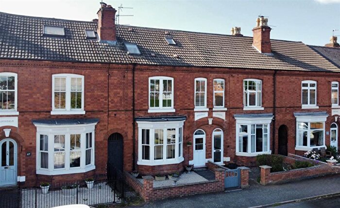 5 Bedroom Town House For Sale In Middleton Place, Loughborough, LE11