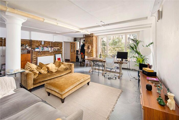 1 Bedroom Flat To Rent In Colonnades Apartments, Wilton Way, Hackney Central, London, E8