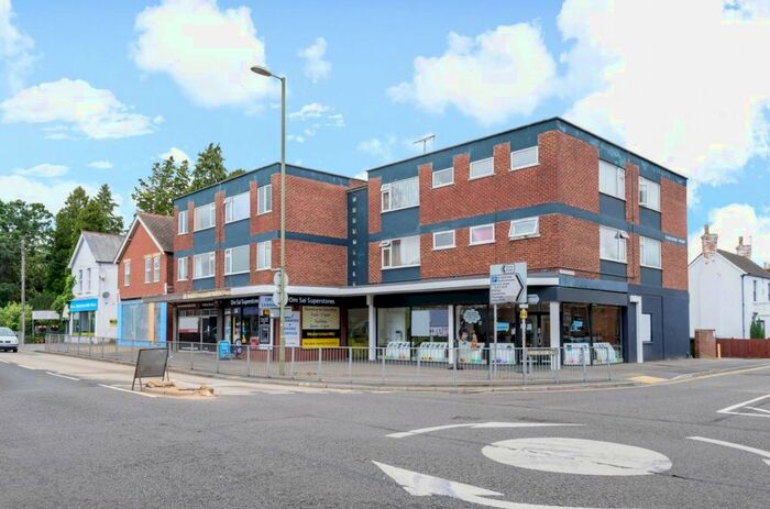 2 Bedroom Flat To Rent In Elm Grove Road, Farnborough, GU14