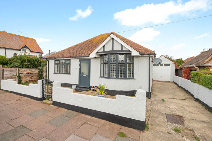 3 Bedroom Detached Bungalow For Sale In The Broadway, Herne Bay, Kent, CT6