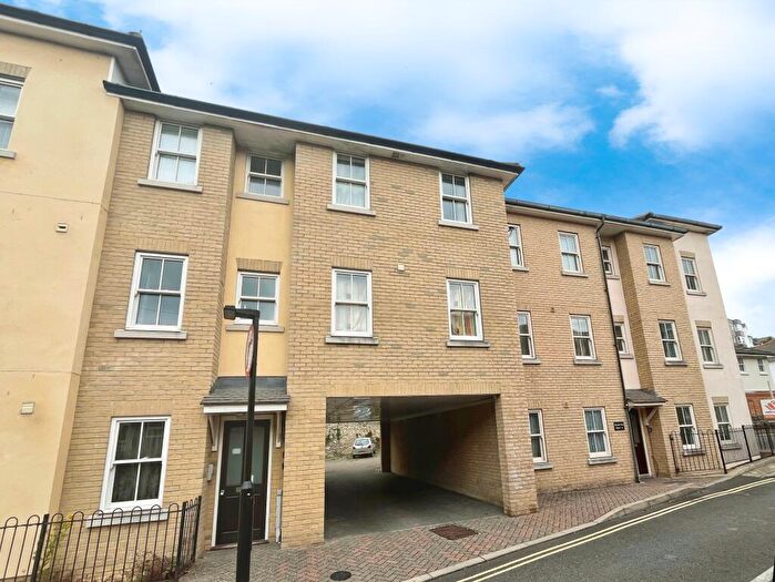 2 Bedroom Apartment To Rent In Pound Lane, Ventnor, PO38