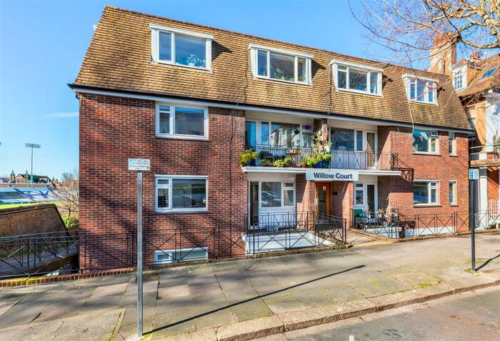 2 Bedroom Flat For Sale In Palmeira Avenue, Hove, BN3
