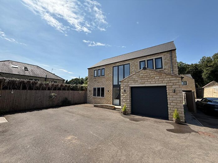 4 Bedroom House To Rent In Orchard Court, Thrybergh, S65