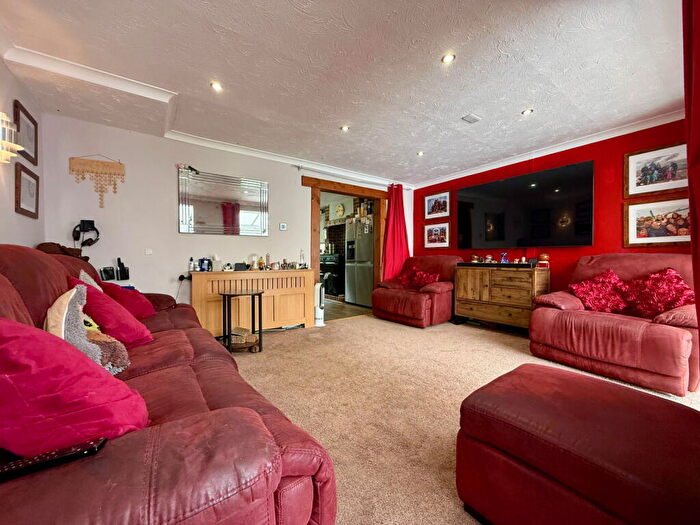 3 Bedroom Terraced House For Sale In Hutchings Close, Sittingbourne, ME10