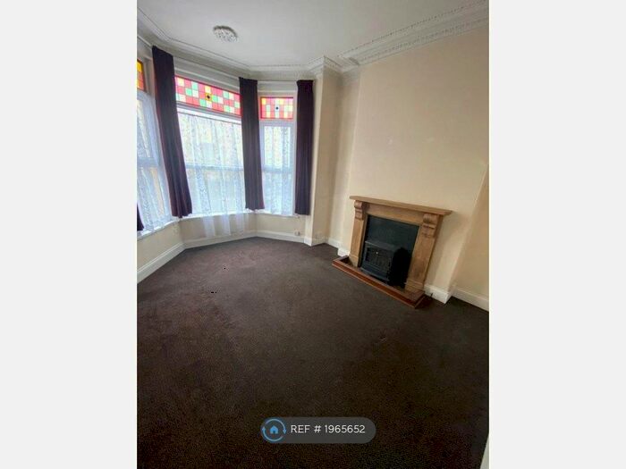 4 Bedroom End Of Terrace House To Rent In Molesworth Road, Stoke, Plymouth, PL3