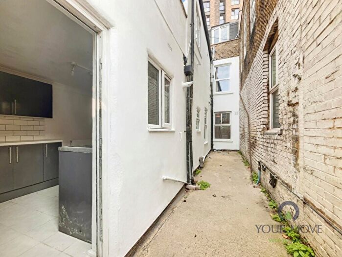 2 Bedroom Flat For Sale In Wagner Street, London, SE15
