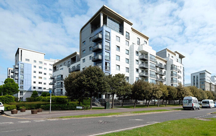 2 Bedroom Flat For Sale In Flat, Western Harbour Terrace, Edinburgh, EH6