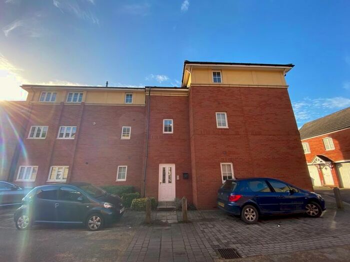 2 Bedroom Flat To Rent In Shepherds Walk, Bradley Stoke, Bristol, BS32