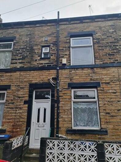 4 Bedroom Terraced House To Rent In Denby Street, Bradford, BD8