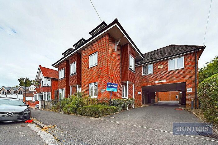 2 Bedroom Flat To Rent In Highfields, Richmond Gardens, Southampton, Hampshire, SO17