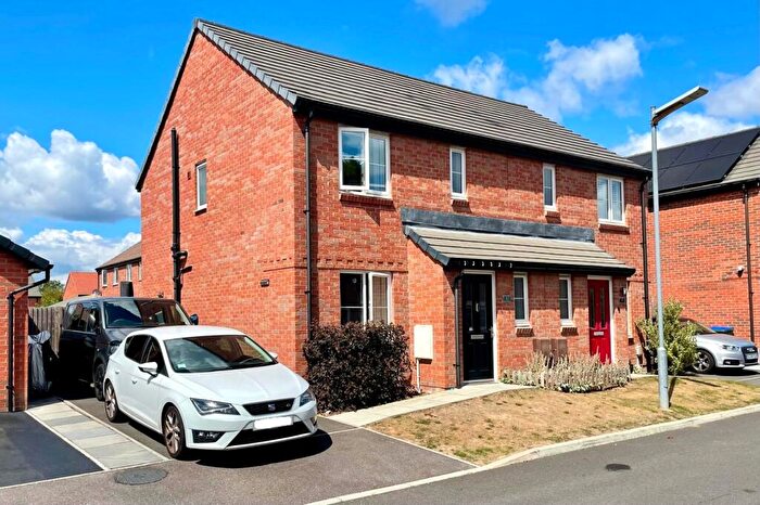 3 Bedroom Semi-Detached House For Sale In Southfields, Portchester, PO16