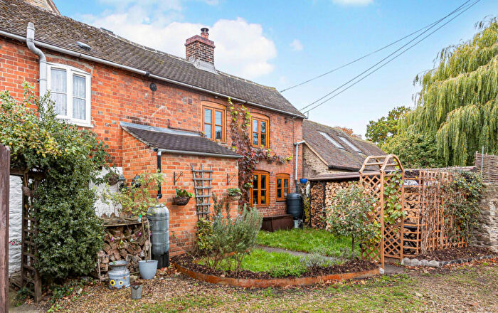 1 Bedroom Semi-Detached House For Sale In Packhorse Lane, Marcham, OX13