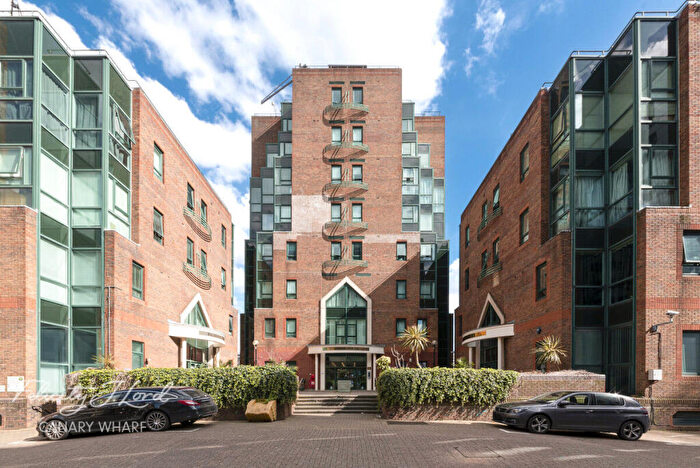 2 Bedroom Apartment For Sale In Aegon House, Lanark Square, London, E14