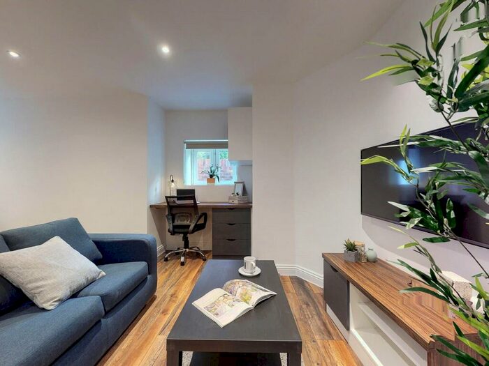 Studio To Rent In Clarendon Road, Leeds, West Yorkshire, LS2