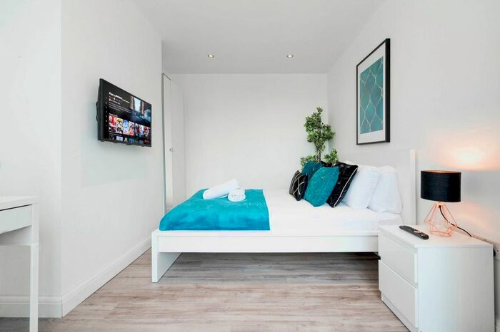 4 Bedroom Flat To Rent In Coven Grove, Birmingham, B29